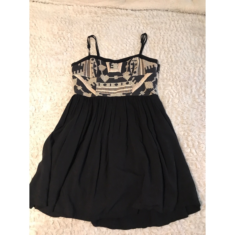 Women's Short Black/Aztec Dress Size 4